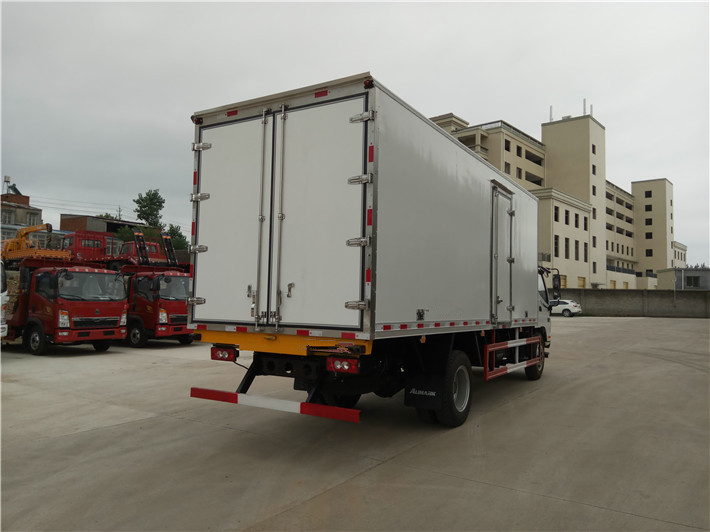 福田欧马可3冷藏车（厢长6米1）