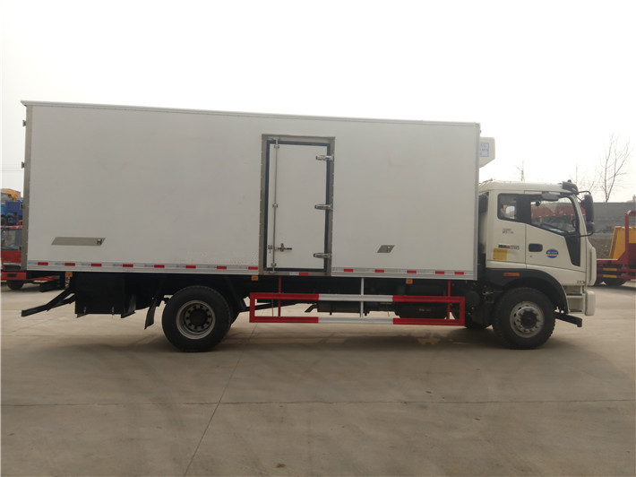 福田瑞沃6.7米冷藏车