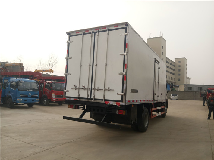 福田瑞沃6.7米冷藏车