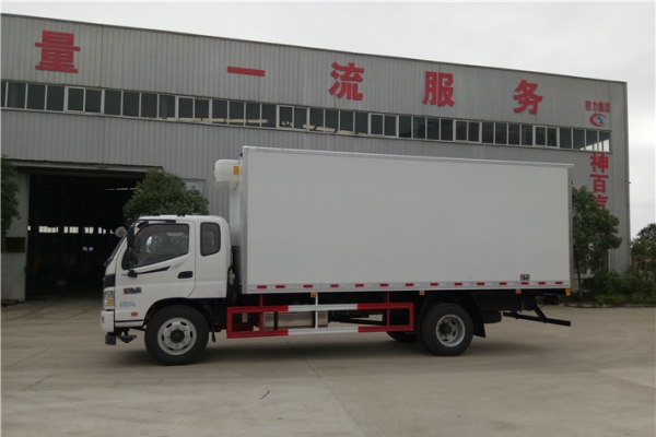 福田欧马可3冷藏车（厢长6米1）