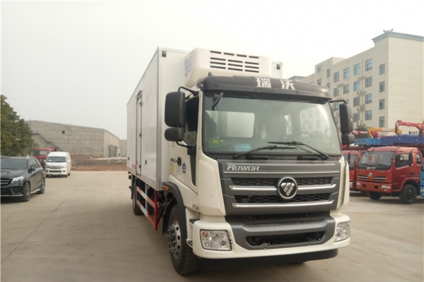 福田瑞沃6.7米冷藏车