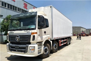 欧曼9.6米前四后八冷藏车