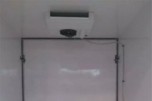 箱体内加装可前后移动隔断