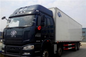 一汽解放J6前四后八冷藏车