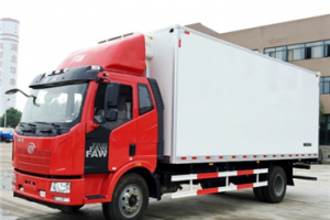 解放6.8米J6冷藏车