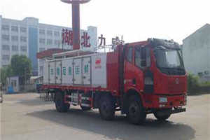 解放牌活鱼运输车