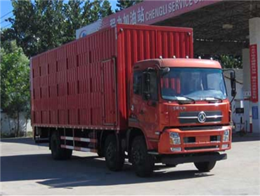 东风小三轴8.6米畜禽运输车