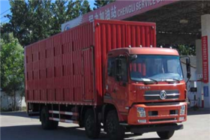 东风小三轴8.6米畜禽运输车
