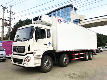东风天龙前四后八9.6米冷藏车