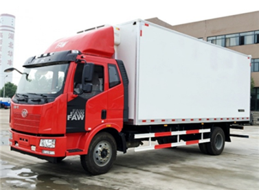 解放6.8米J6冷藏车