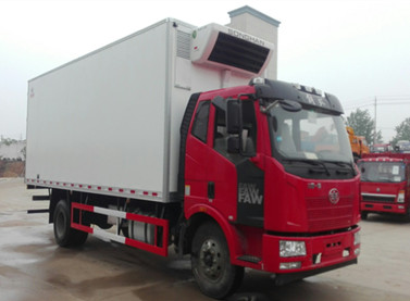解放6.8米J6冷藏车