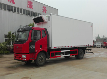 解放6.8米J6冷藏车