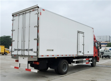 解放6.8米J6冷藏车