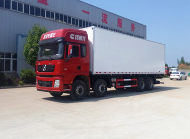陕汽德龙前四后八9.5米冷藏车