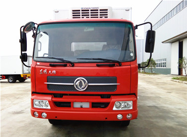 东风天锦6.55米冷藏车