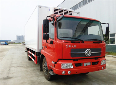 东风天锦6.55米冷藏车
