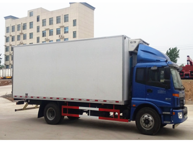 福田欧曼7.6米冷藏车