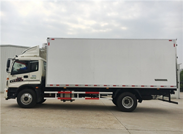 欧马可7.6米冷藏车