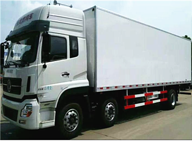 东风天龙小三轴9.6米冷藏车
