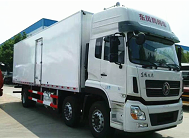 东风天龙小三轴9.6米冷藏车