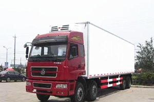东风柳汽乘龙7.6米冷藏车
