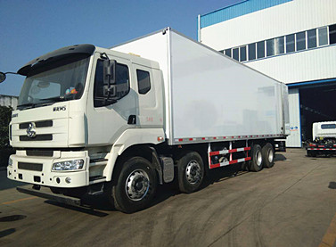 柳汽乘龙9.6米前四后八冷藏车