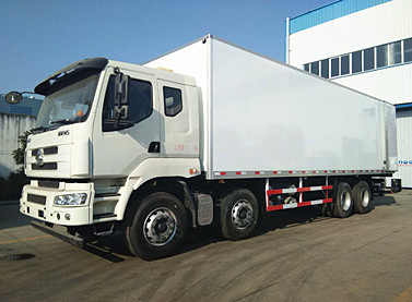 柳汽乘龙9.6米前四后八冷藏车