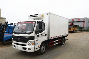 福田欧马可蓝牌活鱼运输车