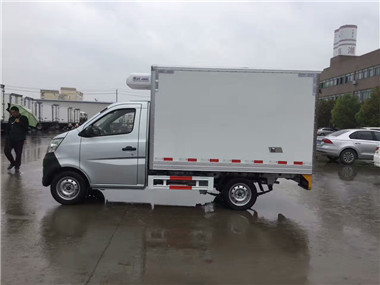 载2吨病死尸无害化处理车