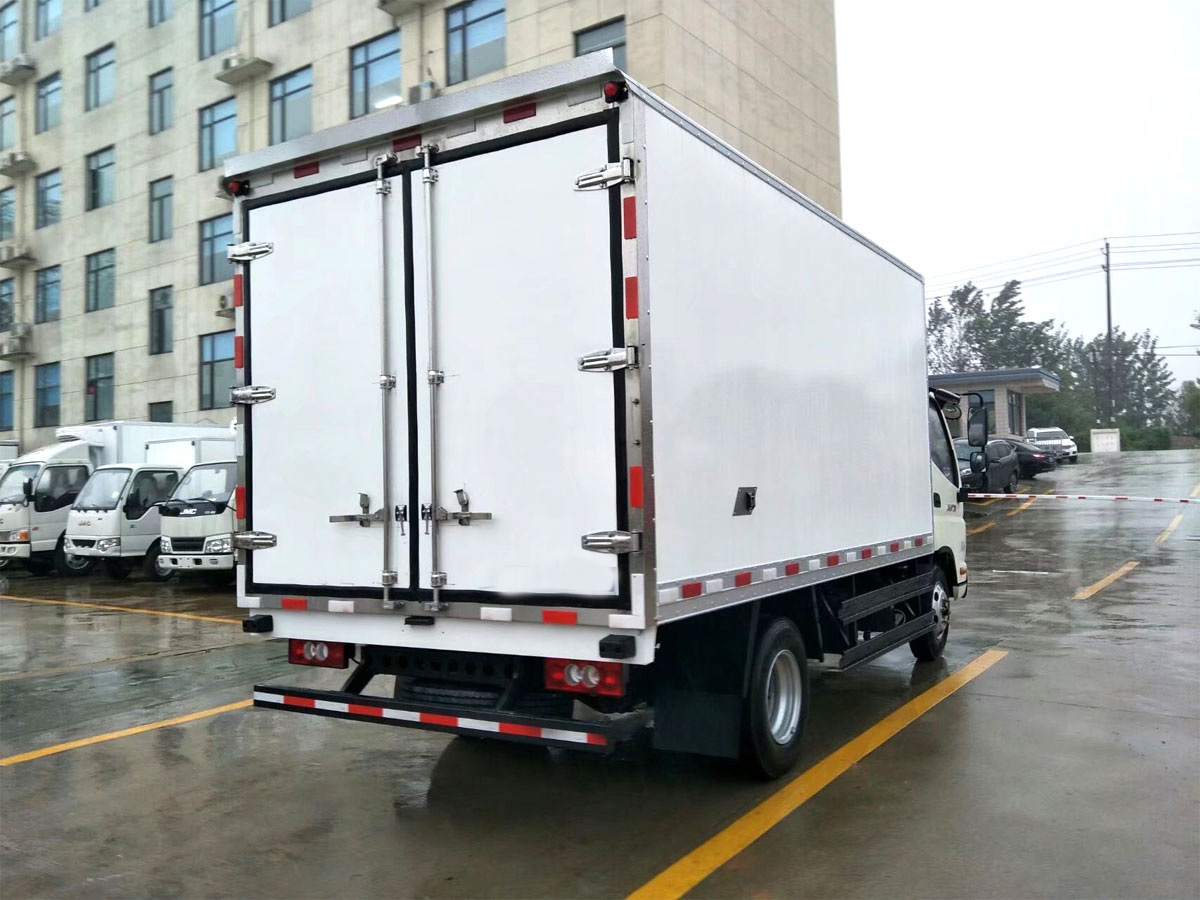不超重推荐福田奥铃TX 4.2米冷藏车