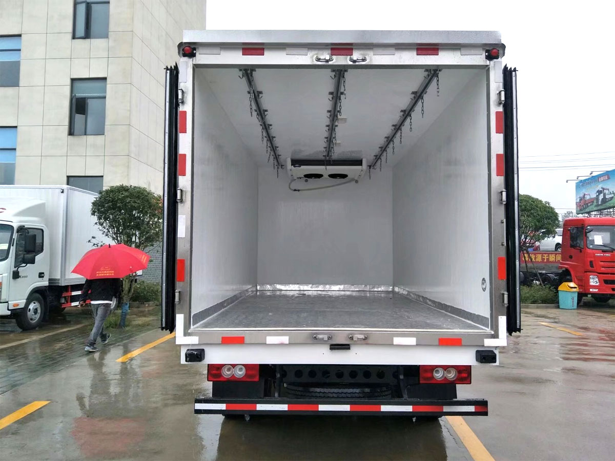 不超重推荐福田奥铃TX 4.2米冷藏车
