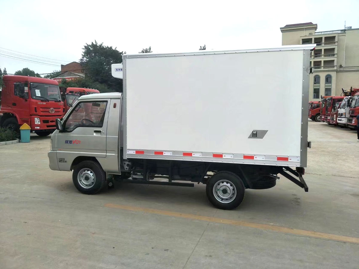 福田驭菱2.6米冷藏车