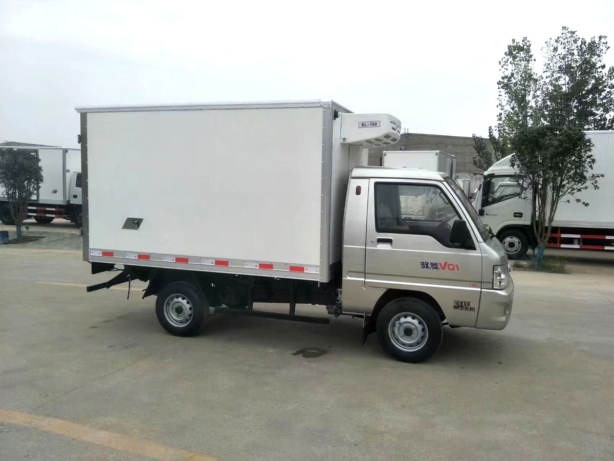 福田驭菱2.6米冷藏车