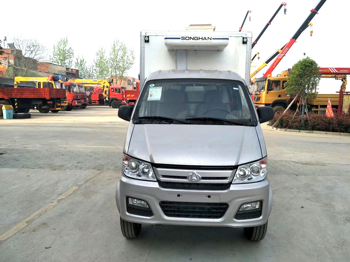 长安3.3米后双轮冷藏车