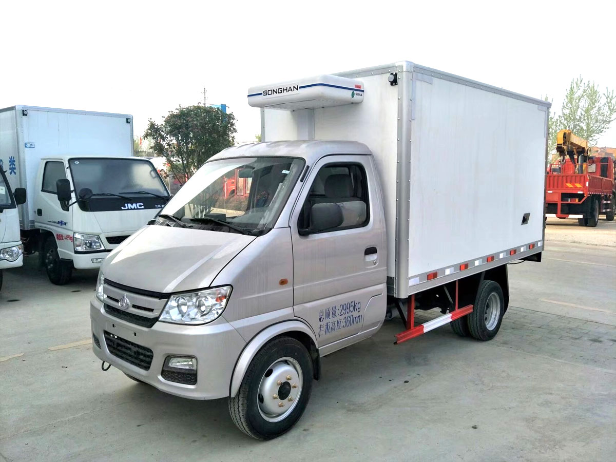 长安3.3米后双轮冷藏车