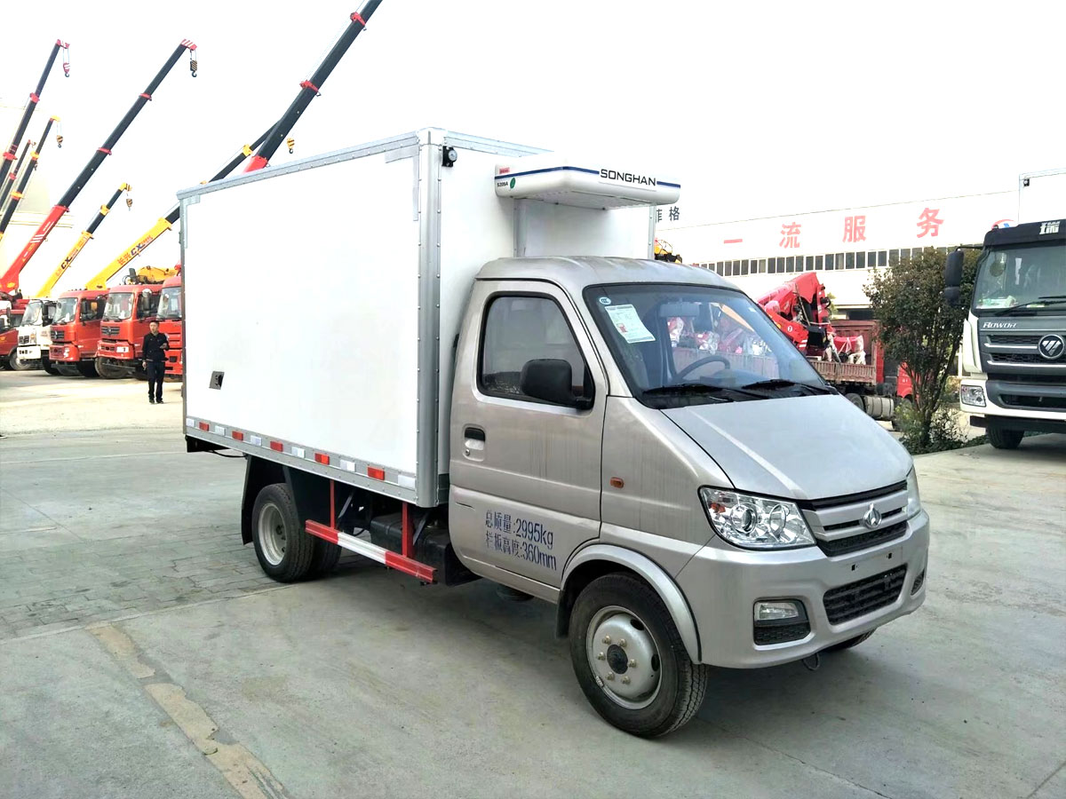 长安3.3米后双轮冷藏车