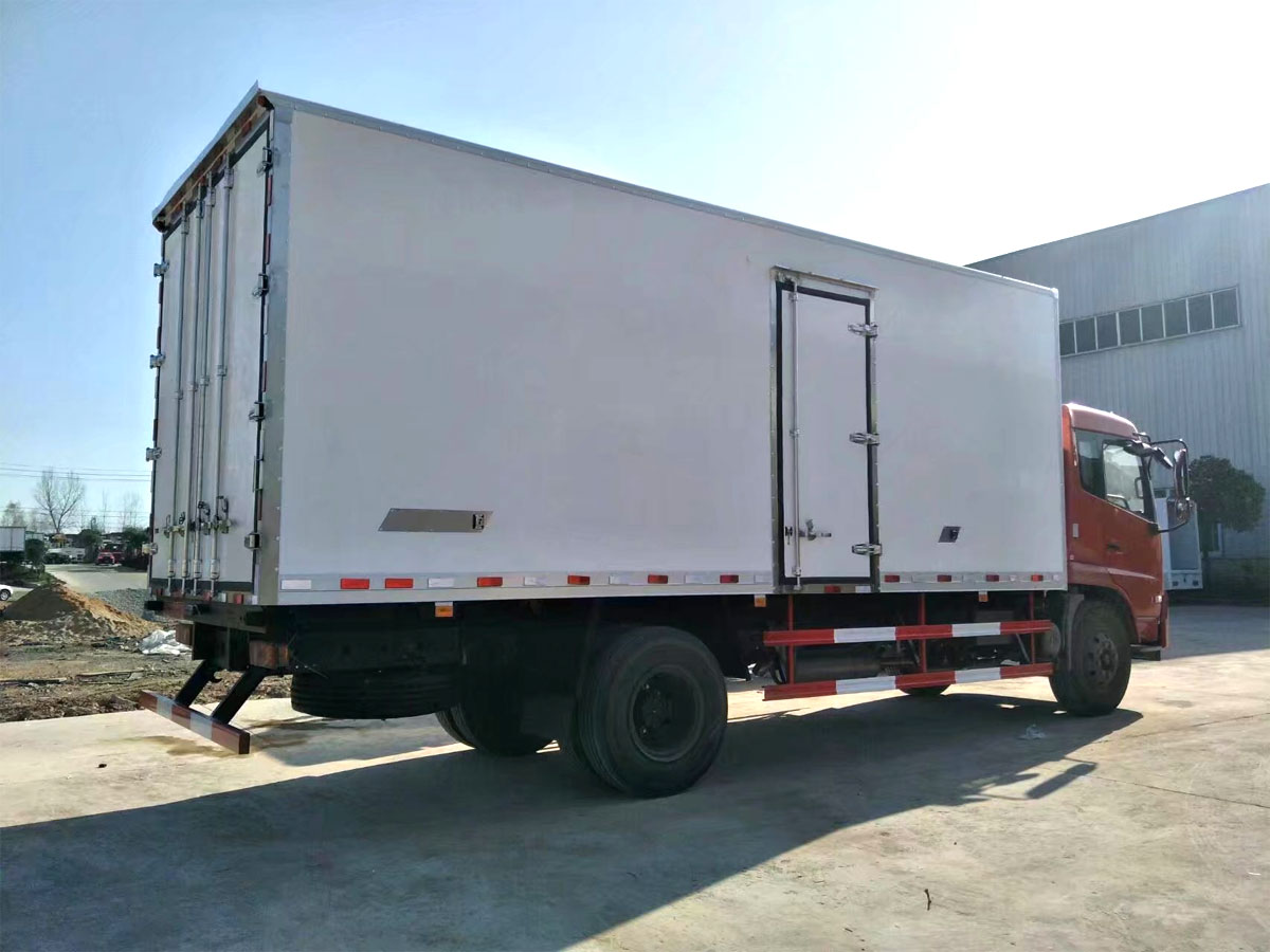 东风天锦冷藏车（5.2-6.4米）