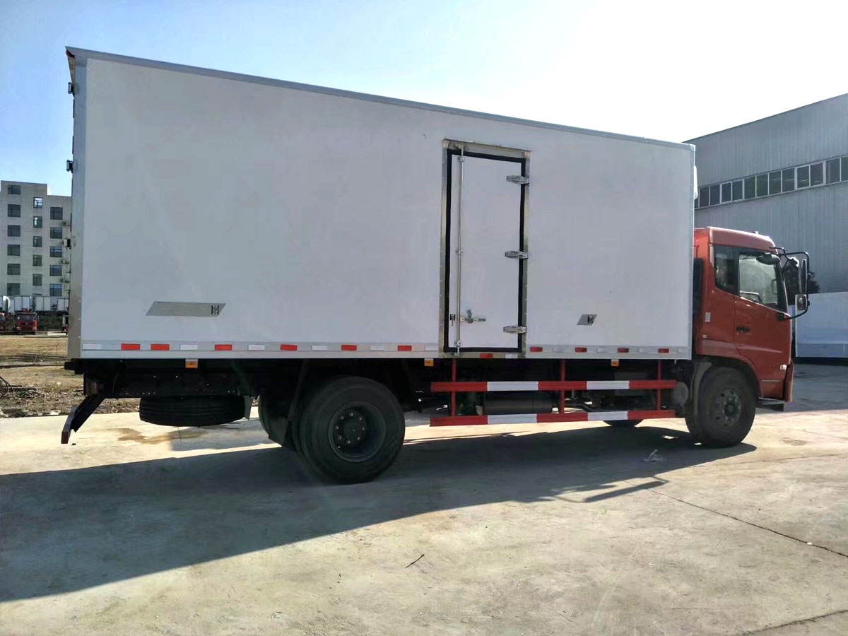 东风天锦冷藏车（5.2-6.4米）