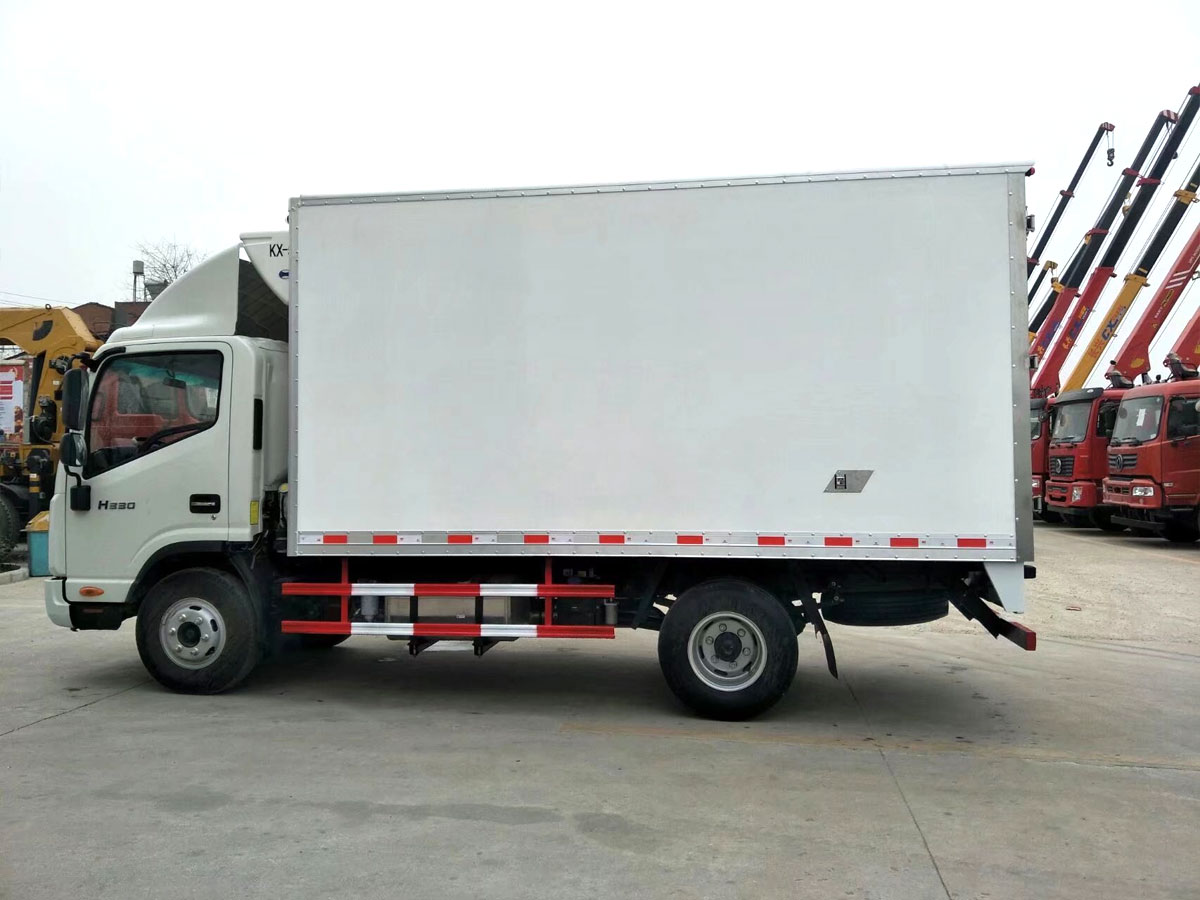 江淮帅铃4.2米宽体冷藏车