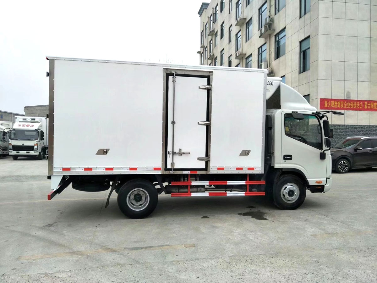江淮帅铃4.2米宽体冷藏车