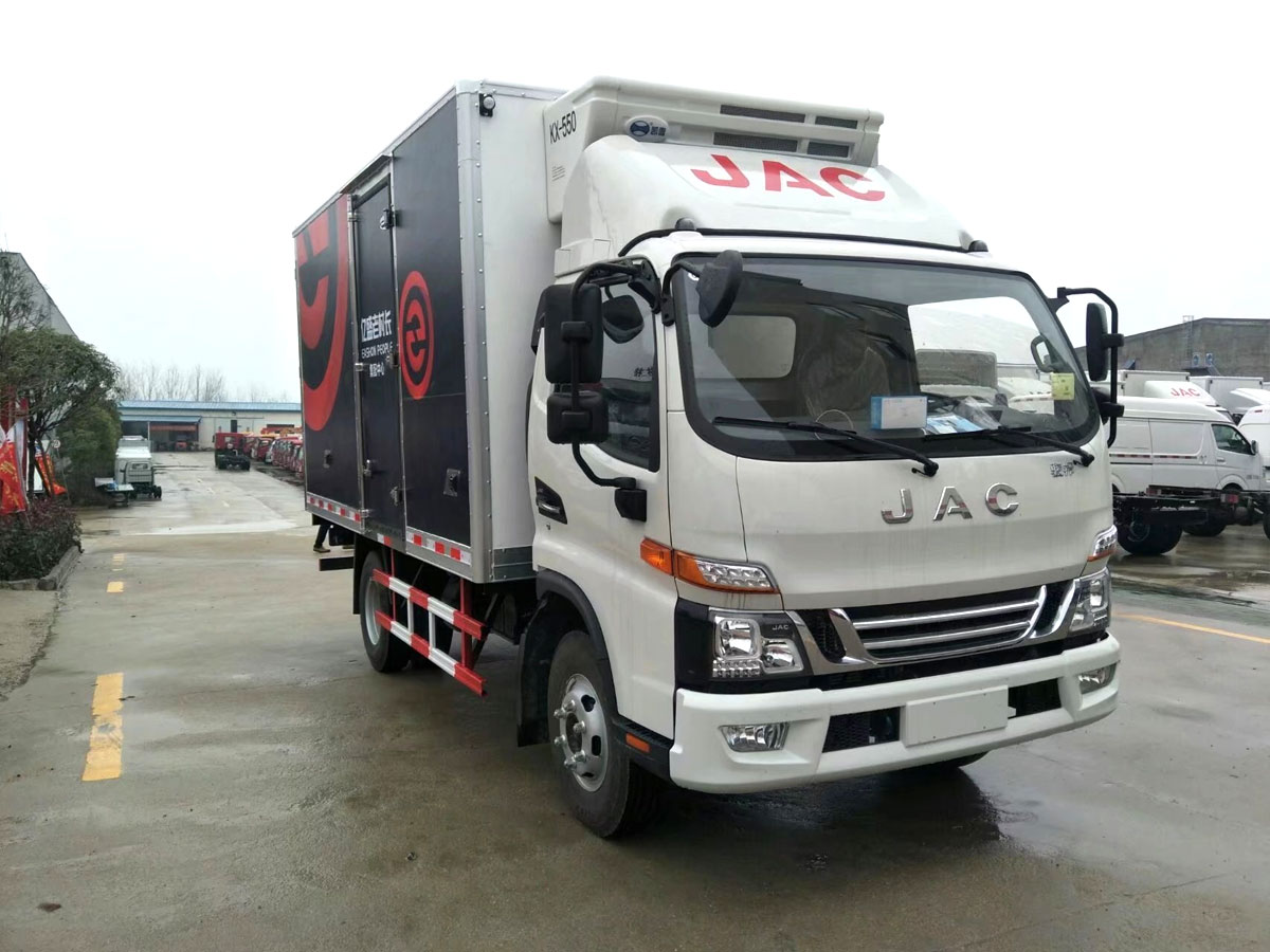 江淮骏铃V6 4.2米冷藏车