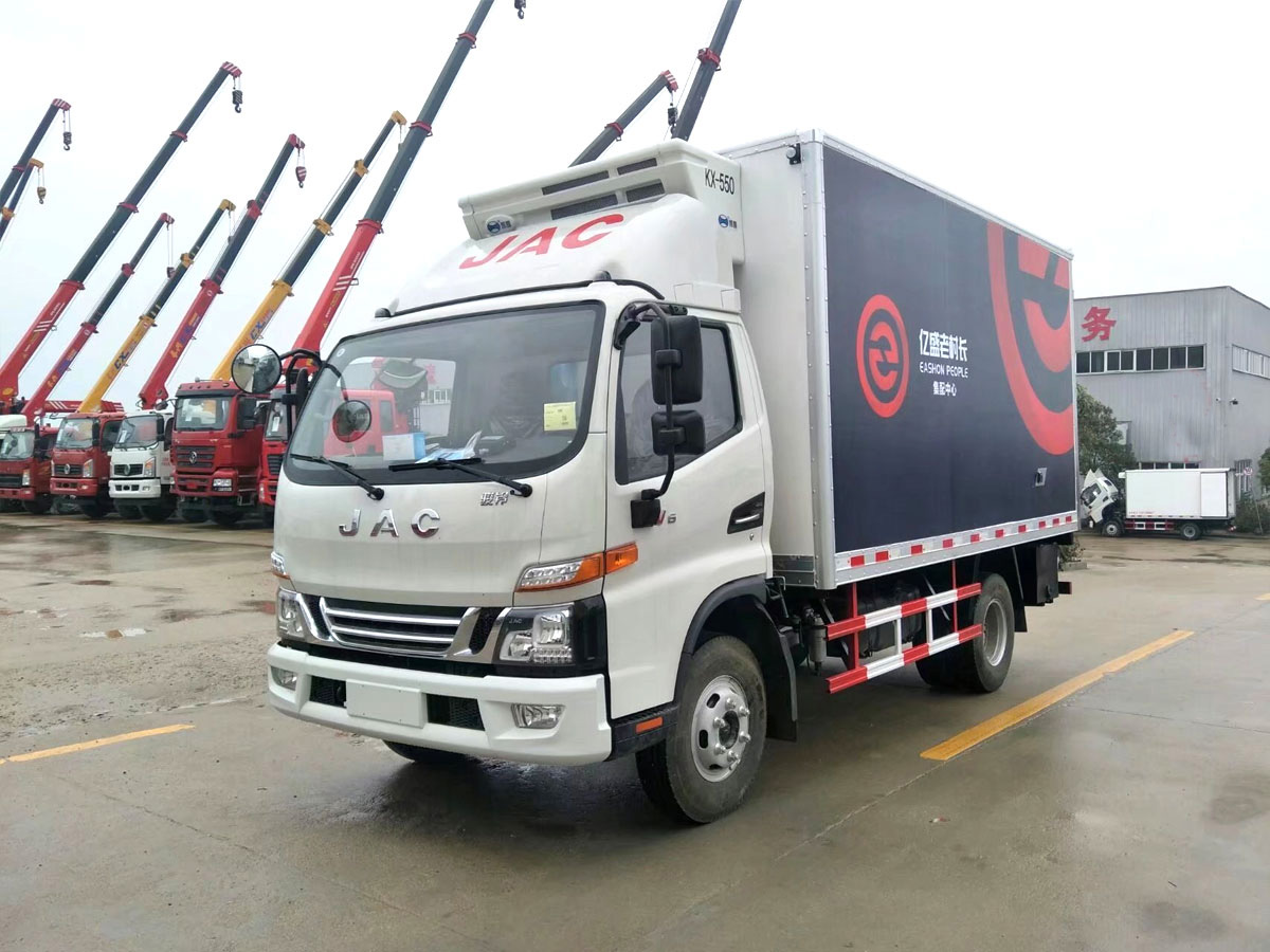 江淮骏铃V6 4.2米冷藏车