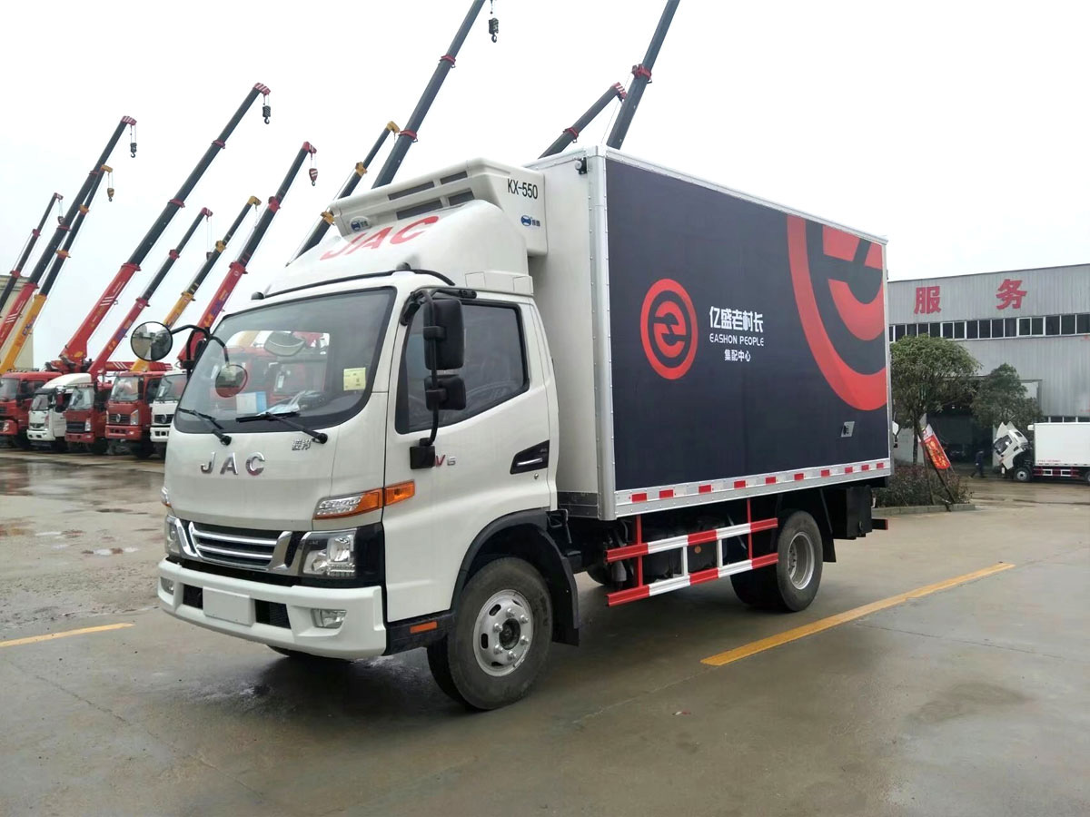 江淮骏铃V6 4.2米冷藏车