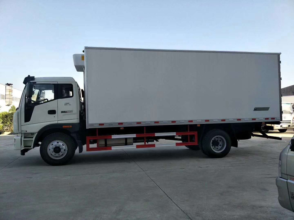 福田瑞沃6.8米冷藏车