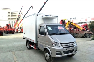 长安3.3米后双轮冷藏车