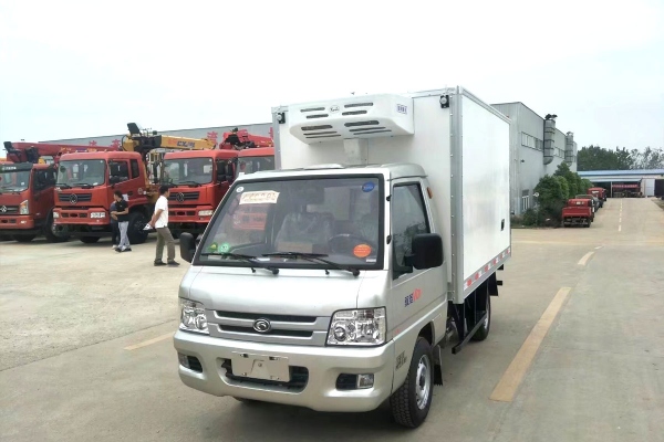 福田驭菱2.6米冷藏车