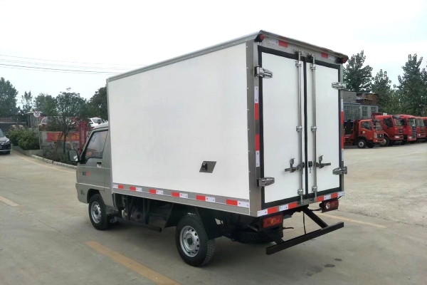 福田驭菱2.6米冷藏车