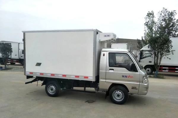 福田驭菱2.6米冷藏车