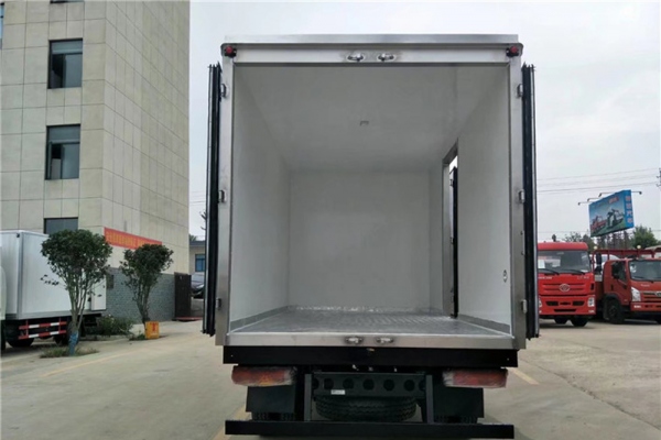 解放J6F 4.2米冷藏车