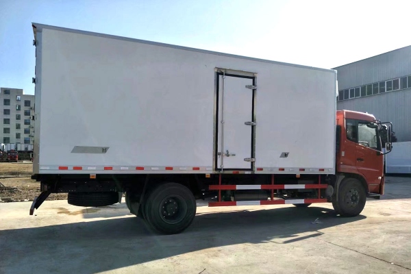 东风天锦冷藏车（5.2-6.4米）
